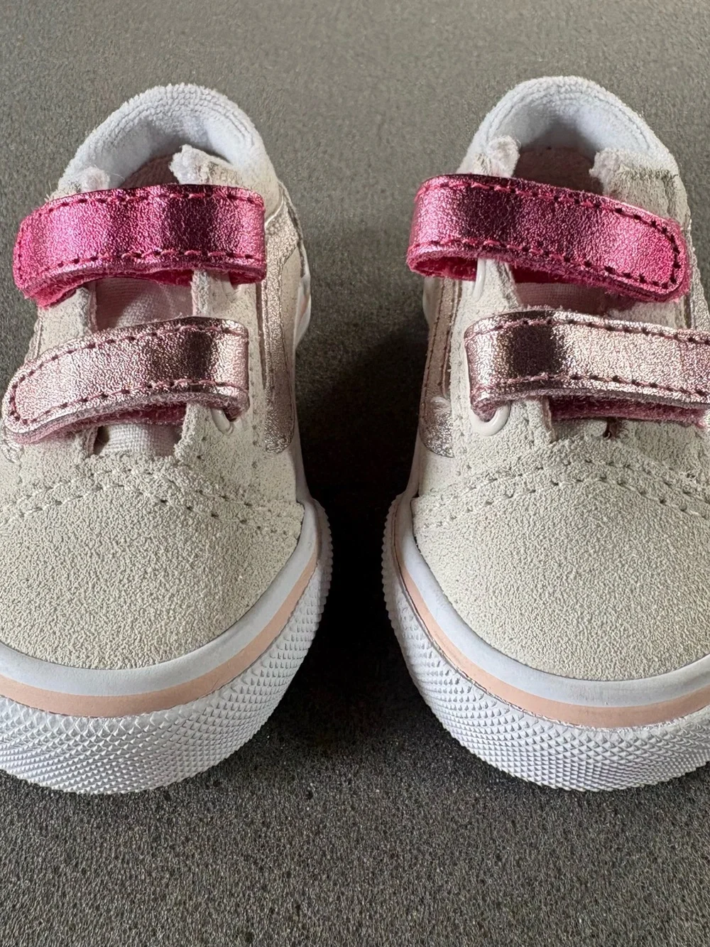 Vans Old Skool Sneaker Toddler Girls Size 2 Off White Suede (READ)